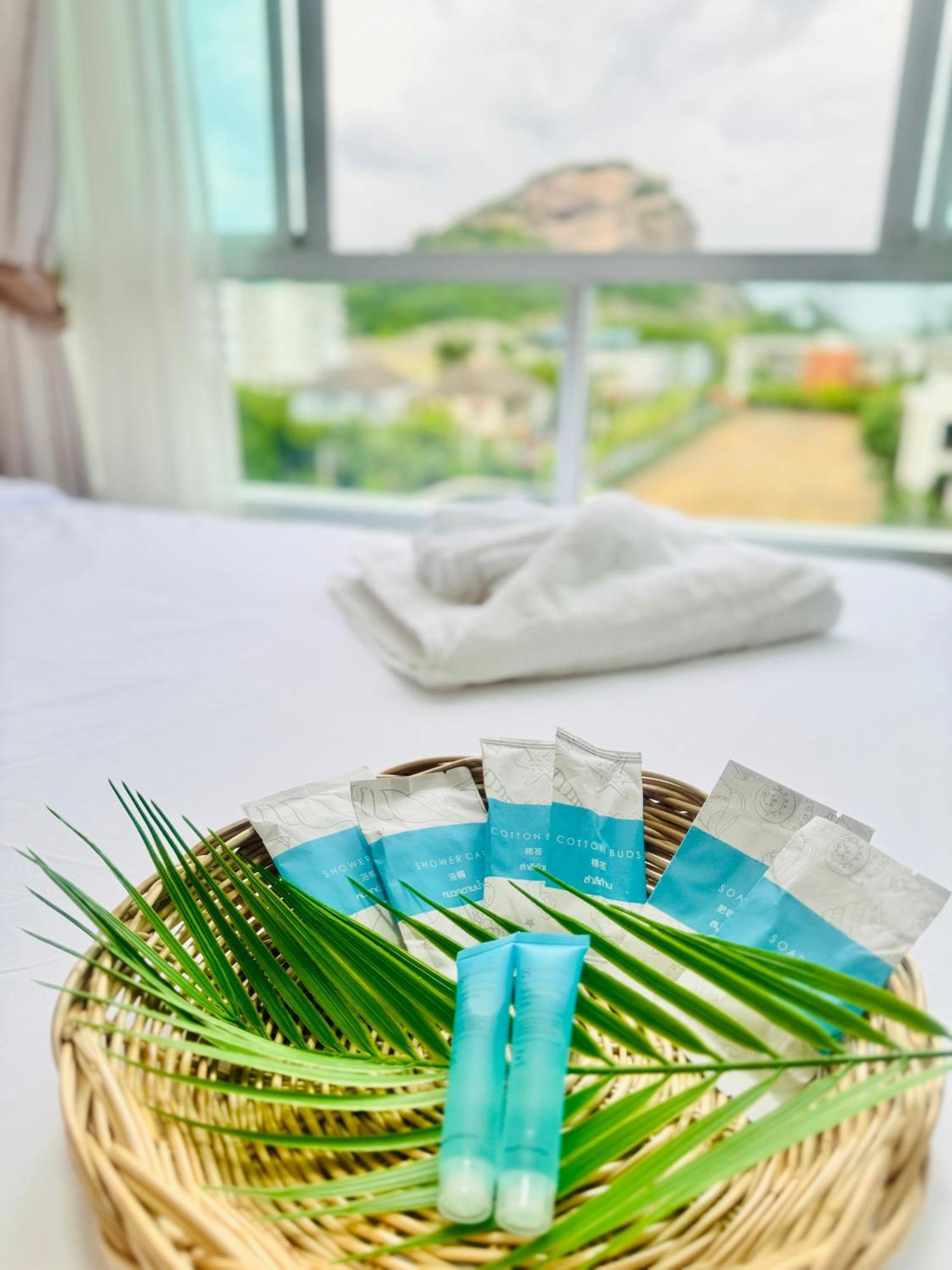 Sea&Mountain View,5 Mins Walk To Famous Beach With King Size Bed HHQ Exterior foto
